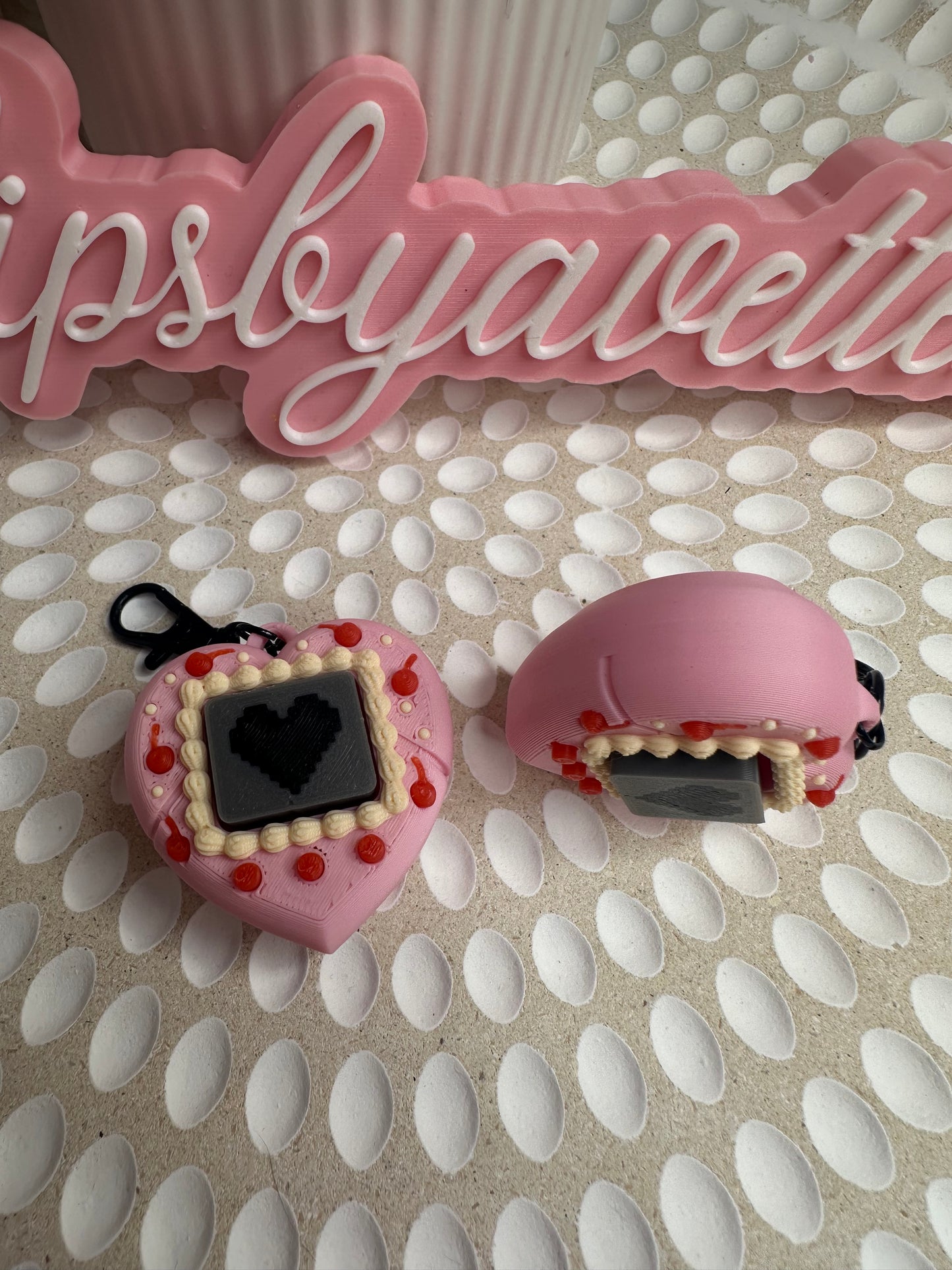 TAMAGOTCHI CLICKER PINK