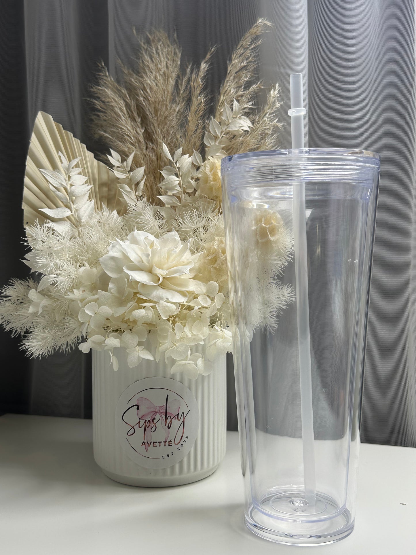24oz/710ml Acrylic Snowglobe tapered